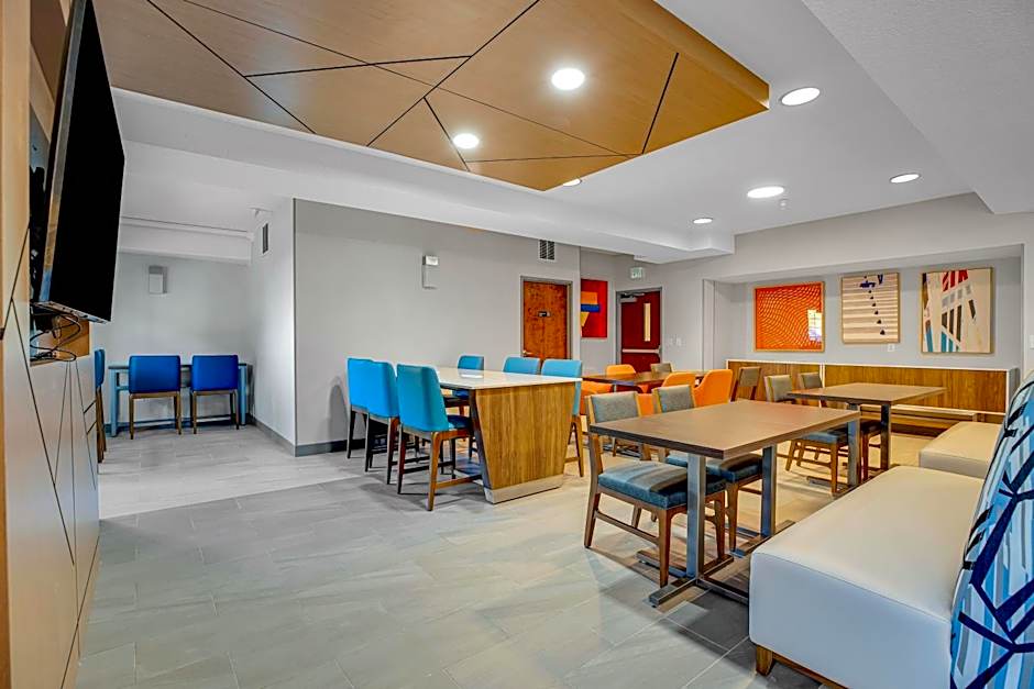 Holiday Inn Express Hotel & Suites Portland - Jantzen Beach By IHG