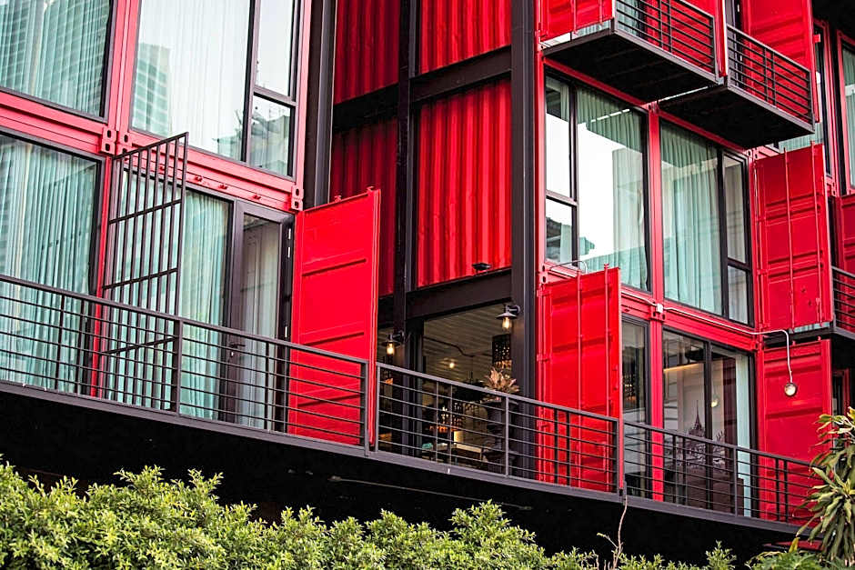 Sleepbox Sukhumvit 22