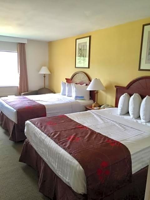 Days Inn & Suites by Wyndham Laurel Near Fort Meade