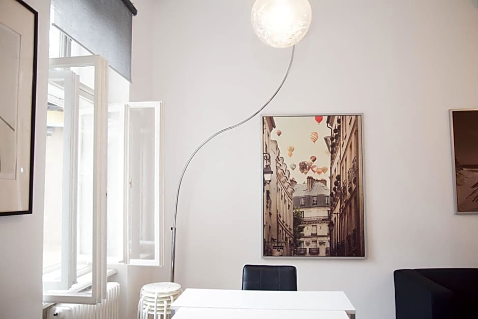 Lovecroatia Zagreb-'Paxnest' HOSTEL, No party! Cozy and quiet! Separated Men and women's rooms! Indoor shoes provided!