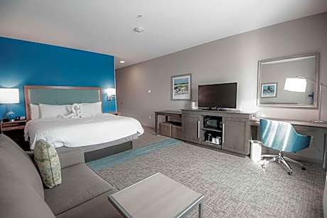King Studio Suite with Sofa Bed - Hearing Access/Non-Smoking