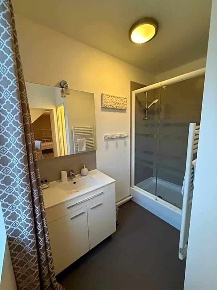Photo 1 of 5 of Double Room