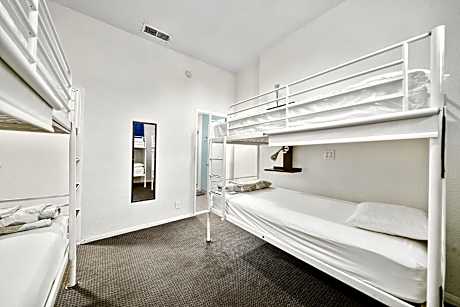 Single Bed in 4-Bed Mixed Dormitory Room with Private Bathroom