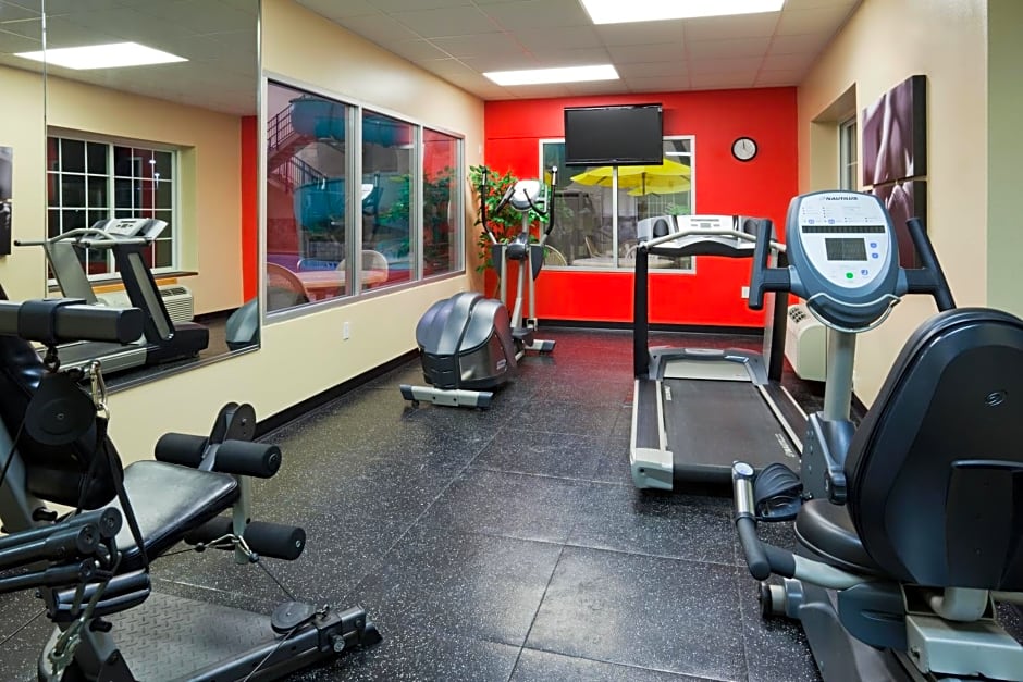 Country Inn & Suites by Radisson Bismarck Waterpark