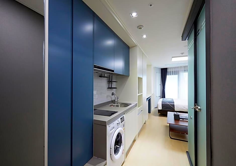 Sokcho Chonpines Beach Hotel