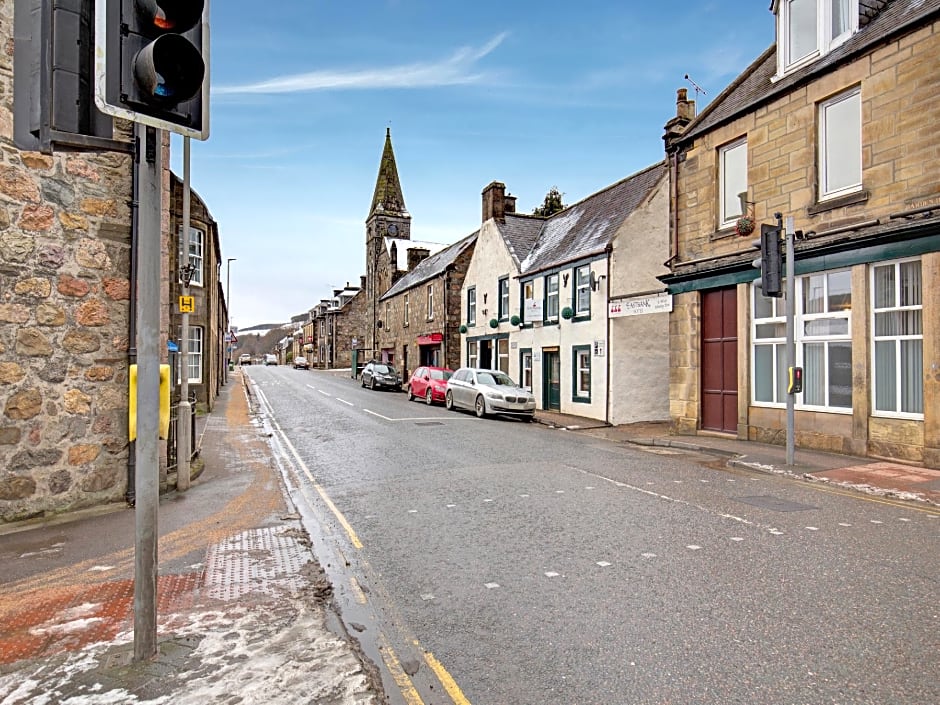 OYO Eastbank Hotel, Speyside Scotland