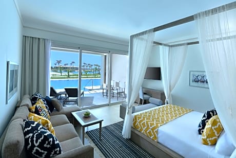 Deluxe, Queen or Twin Beds , Sea View, Swim Up