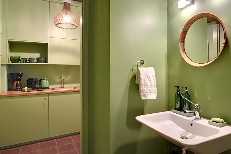 Cactus Hydra - Art Apartments