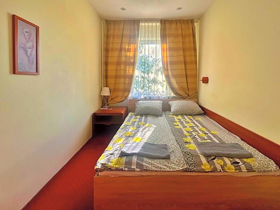 Fry House Hostel - 15min to Dworzec Zachodni, 5min to Klub Progresja