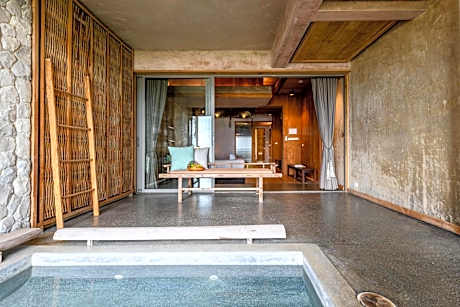 Beachfront Suites with Plunge Pool