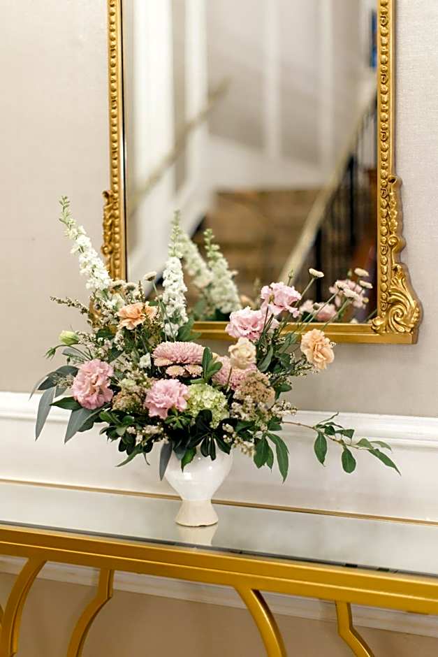 The Lord Nelson Hotel & Suites