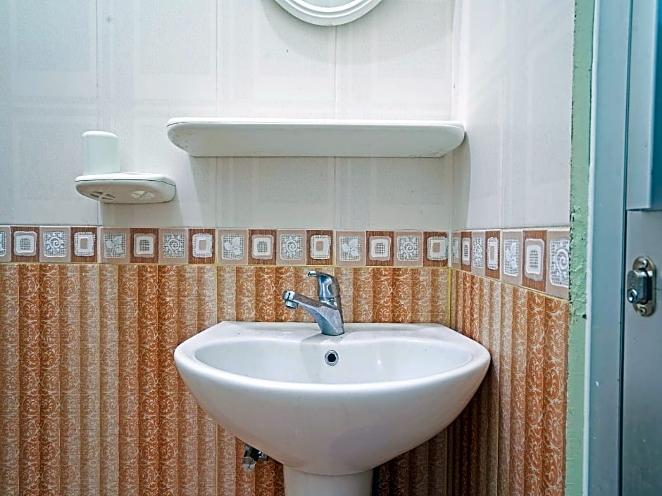 OYO 90836 Bartu Guesthouse