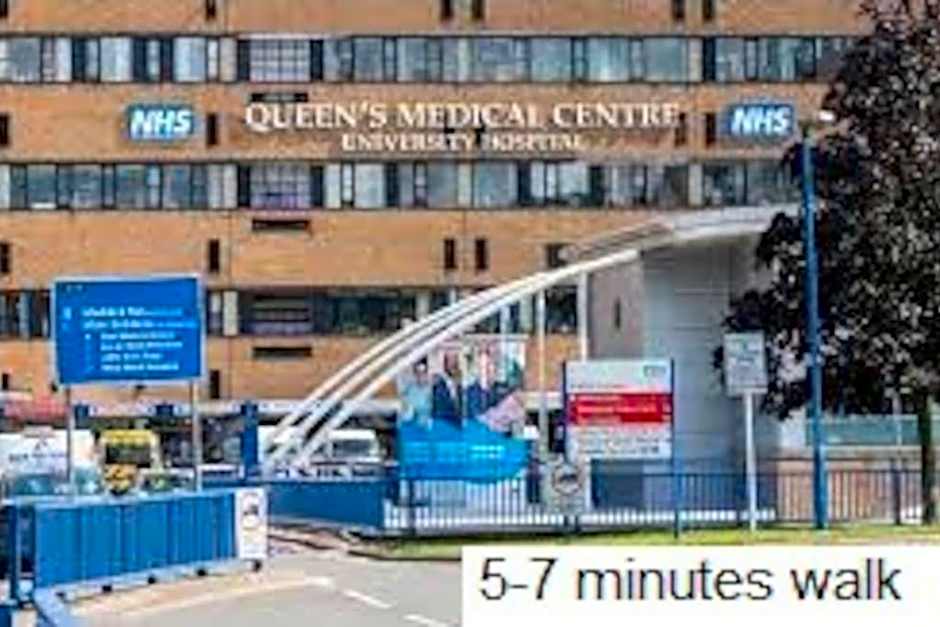 Newly refurbished studio, great location 8 studios