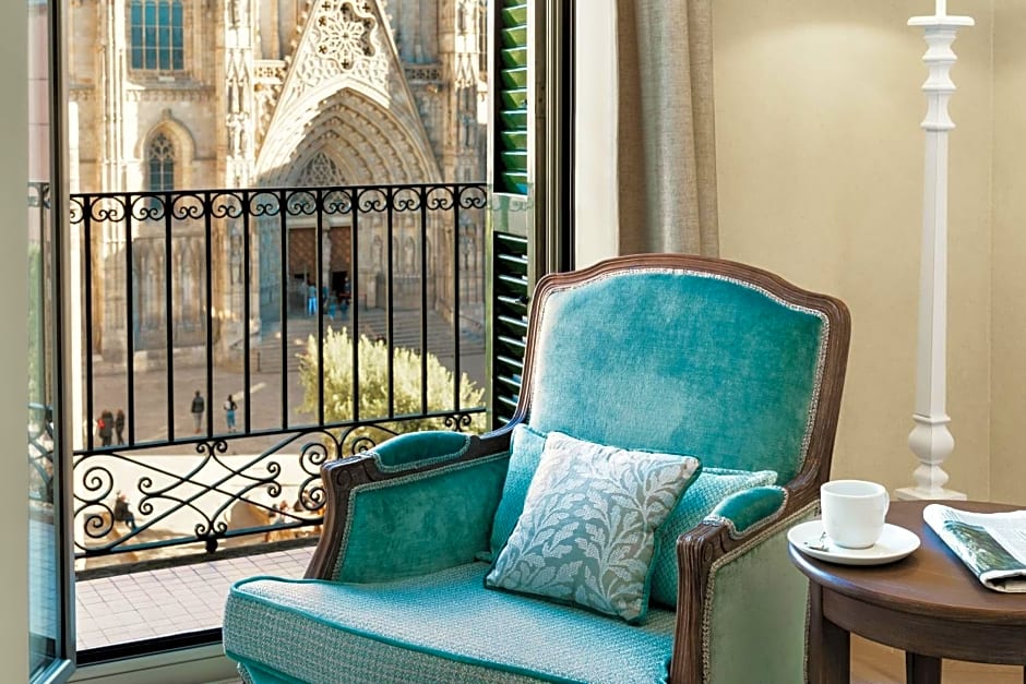 Lamaro Hotel