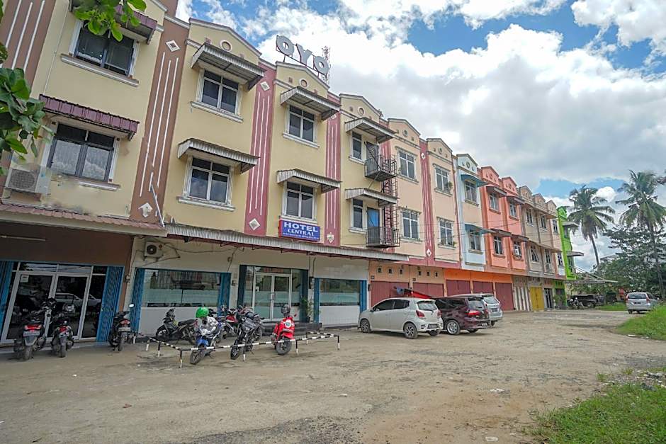 OYO 448 Hotel Central