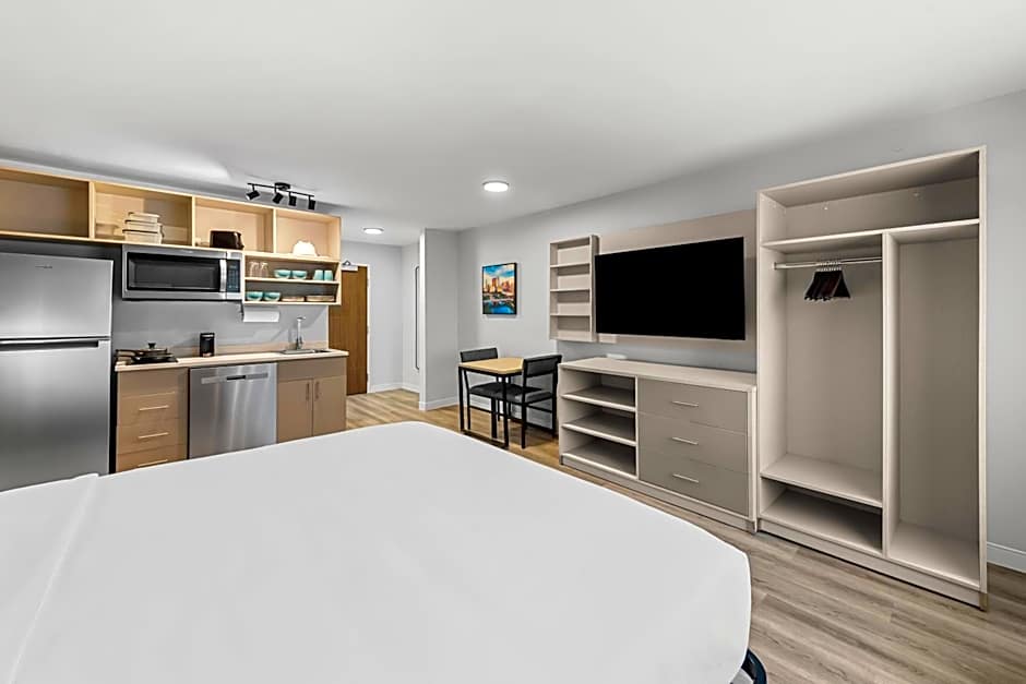 MainStay Suites Columbus North - Worthington