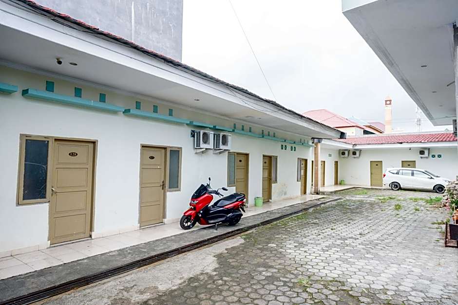 Urbanview Hotel Platinum Parepare