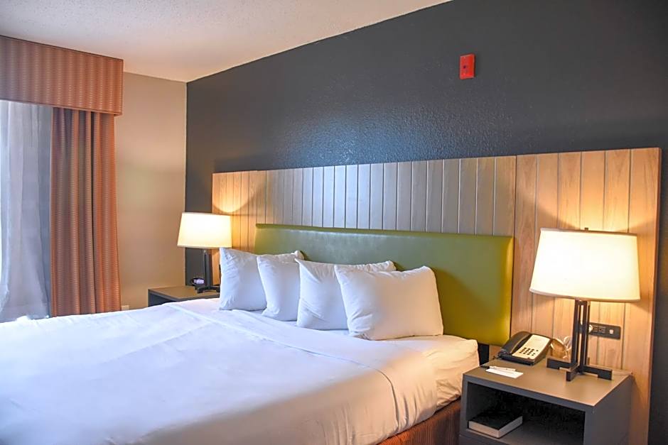 Country Inn & Suites by Radisson, Bloomington-Normal West, IL
