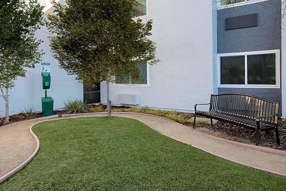 Spark by Hilton San Jose Airport