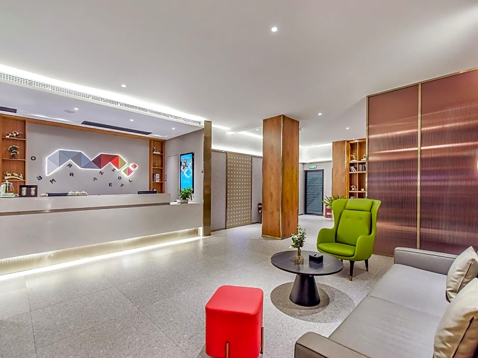 Borrman Hotel Xinyu May Flower Baoshi Park