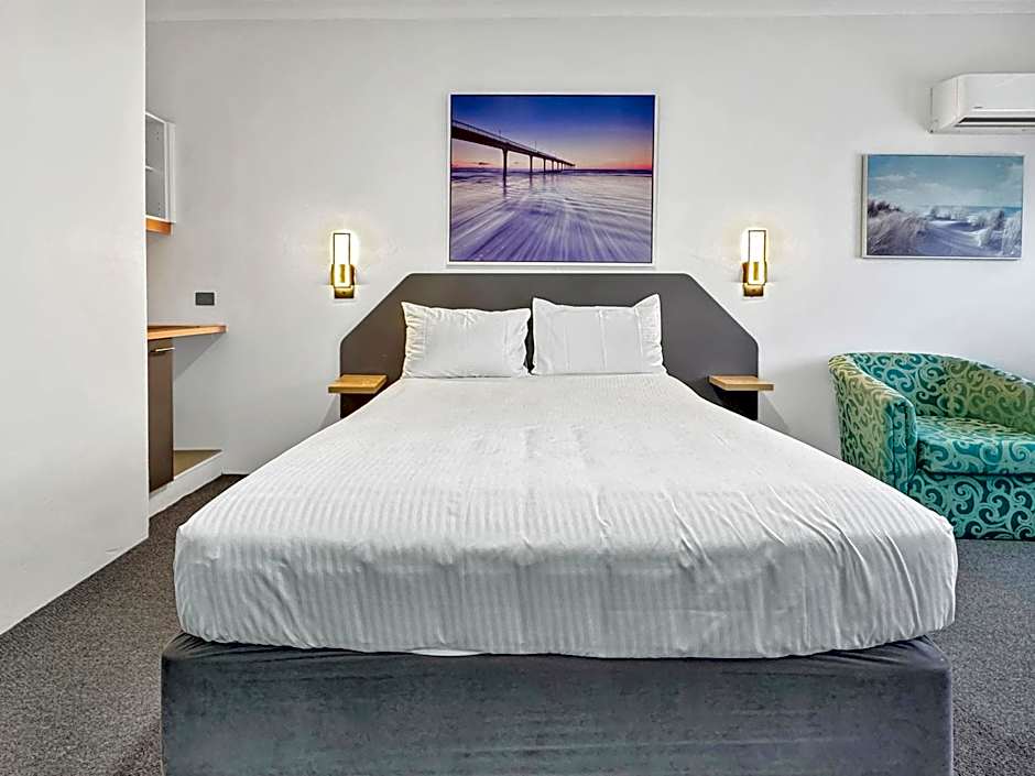 Golden Sands Motor Inn