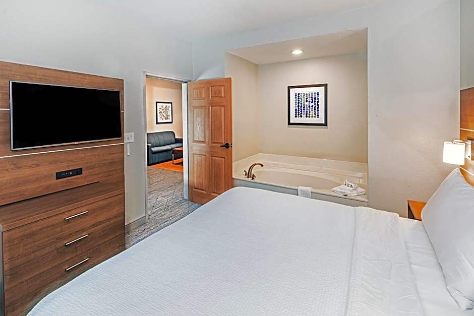 Holiday Inn Express Hotel & Suites Tulsa South Broken Arrow Highway 51 By IHG