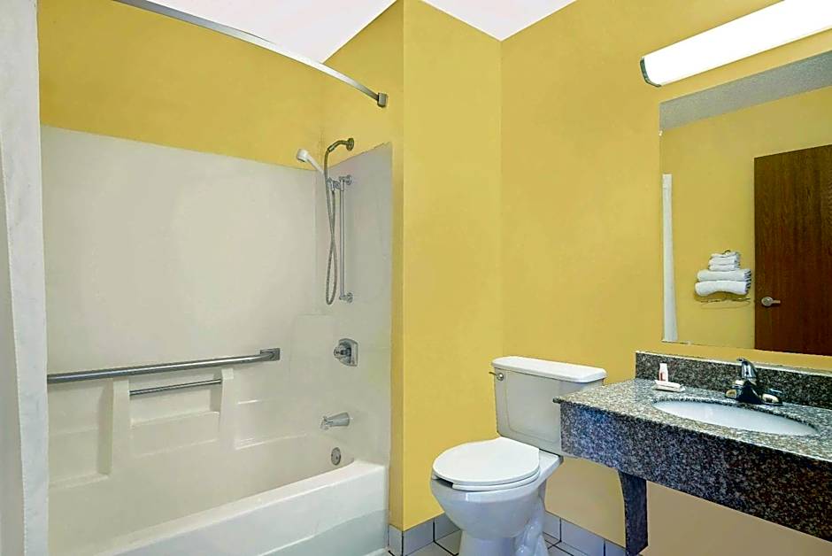 Super 8 by Wyndham Muncie/Ball St. College Area