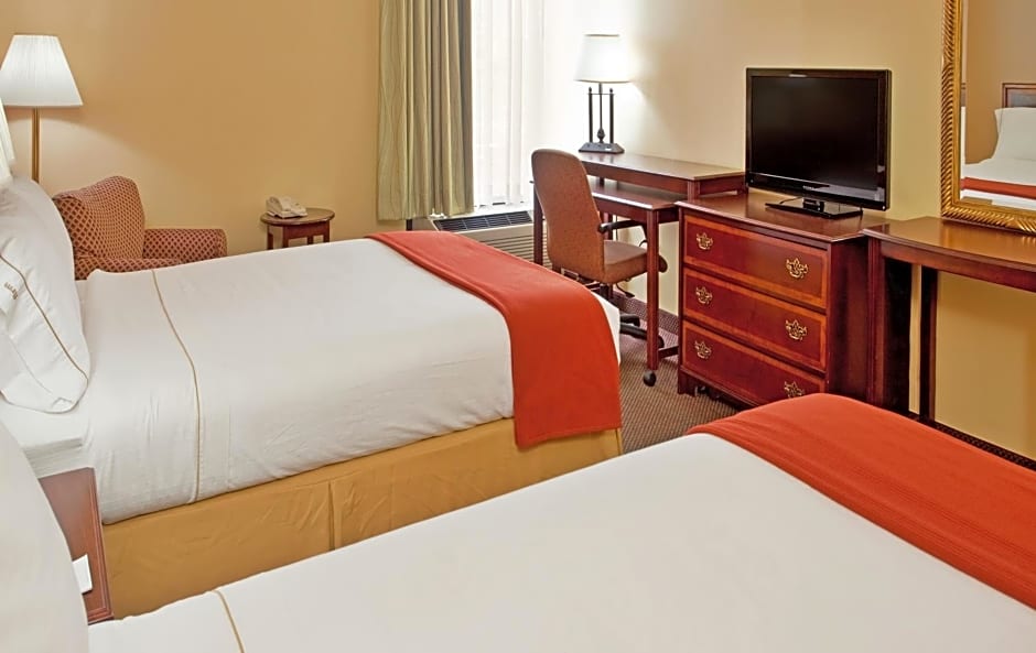Holiday Inn Express Marshfield - Springfield Area, an IHG Hotel