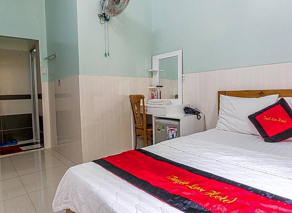 Tuyet Lan Hotel