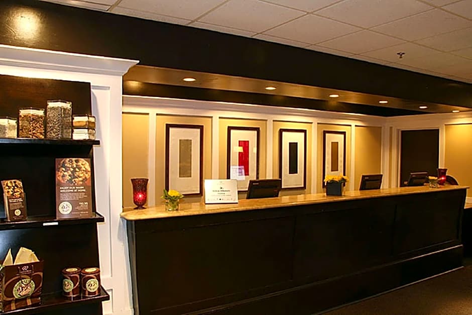 DoubleTree by Hilton Memphis Downtown – Memphis, TN