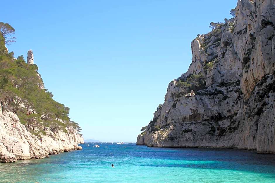 Cassis Hostel