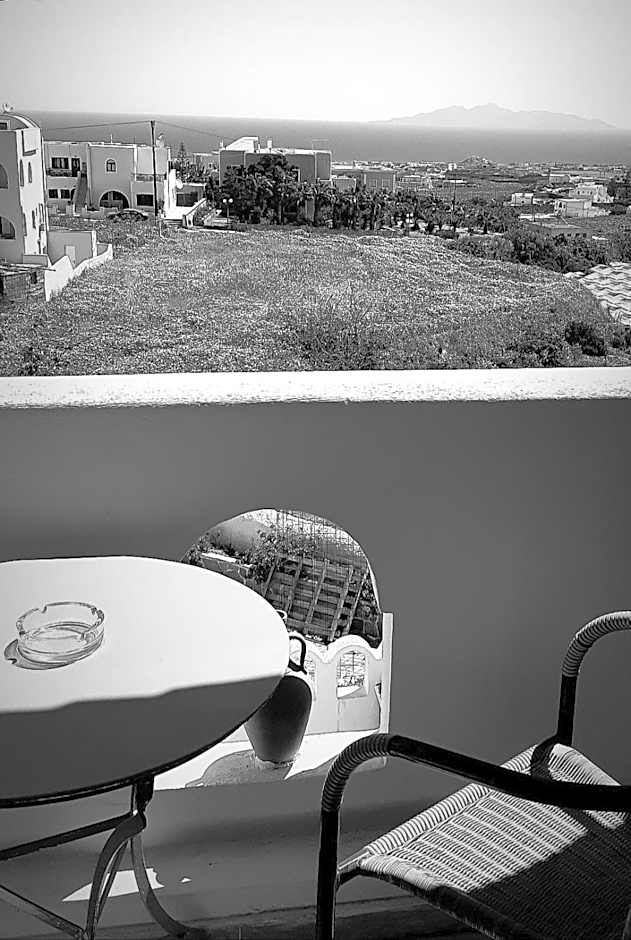 Emmanouela Studios & Villas