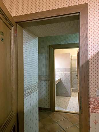 Single Room with Private External Bathroom