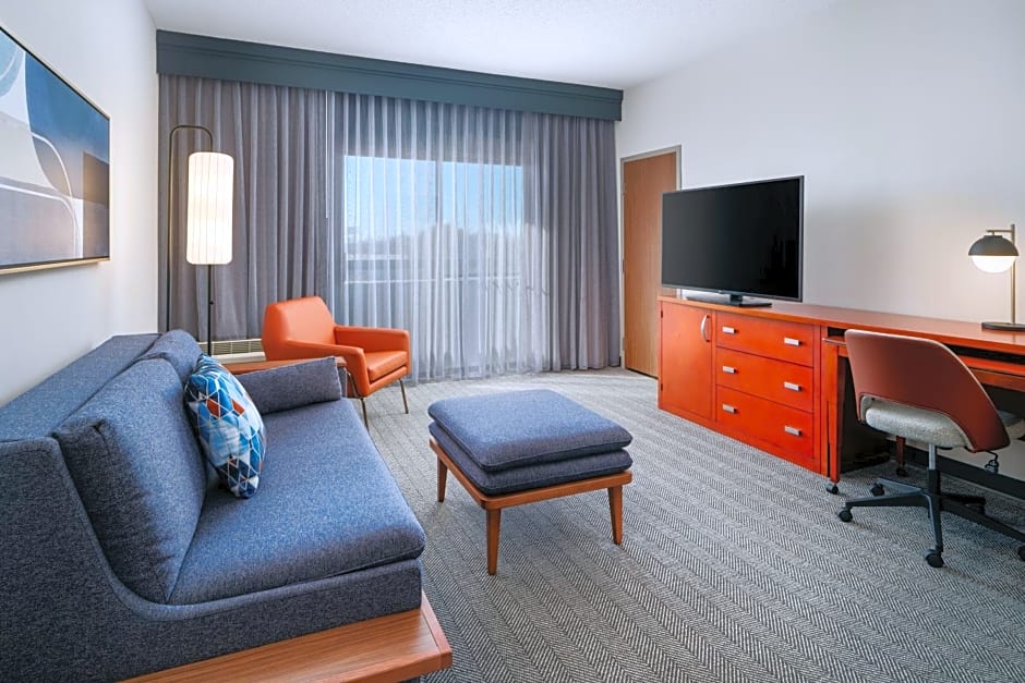 Courtyard By Marriott Columbus Worthington