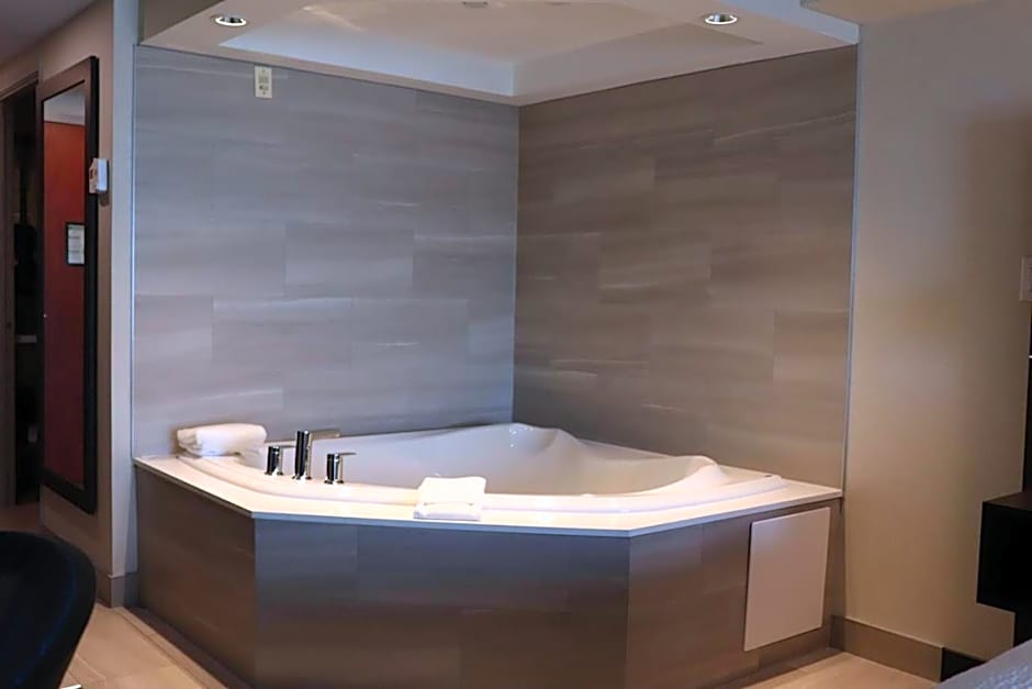 Holiday Inn Express Brampton By IHG