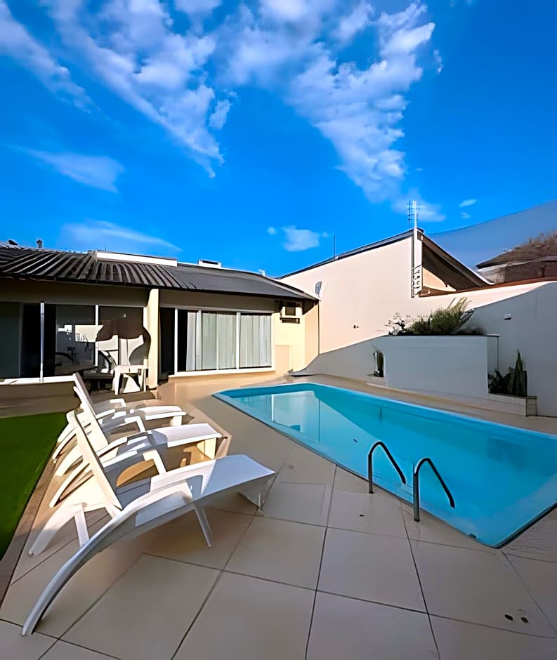 Casa Completa 6 Suíte e 1 Quarto, Piscina e Gourmet