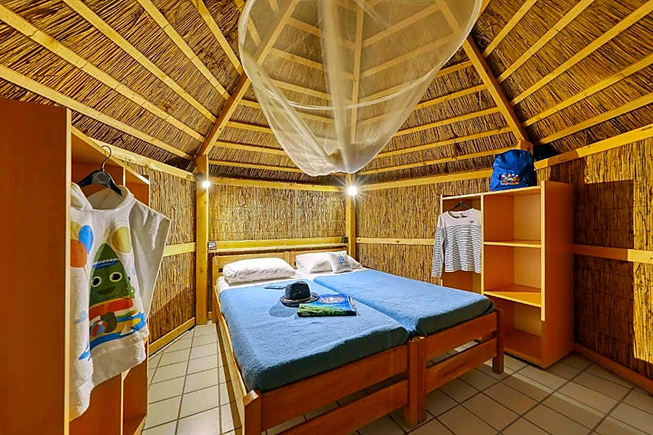 Pine Beach Pakostane - All Inclusive light