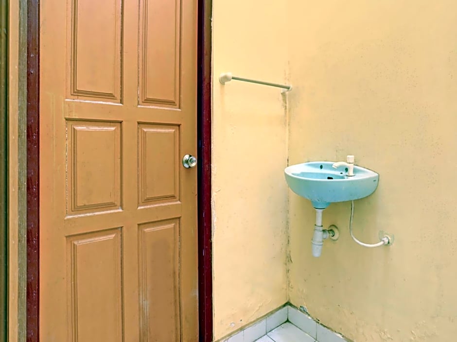 OYO 3096 Hotel Dewi Warsiki