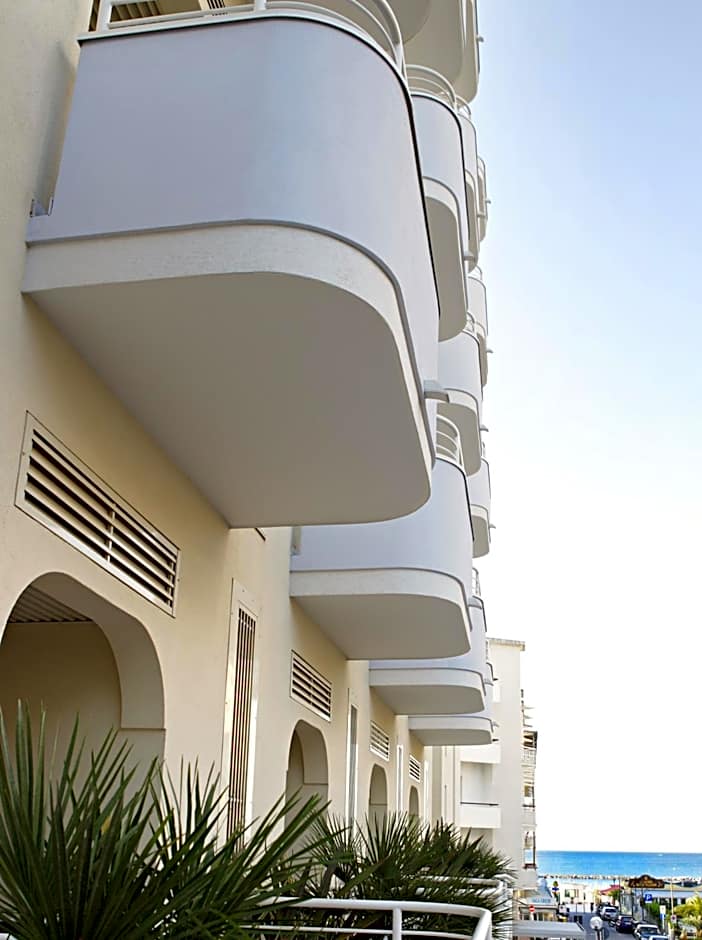 Mediterraneo Hotel & Suites