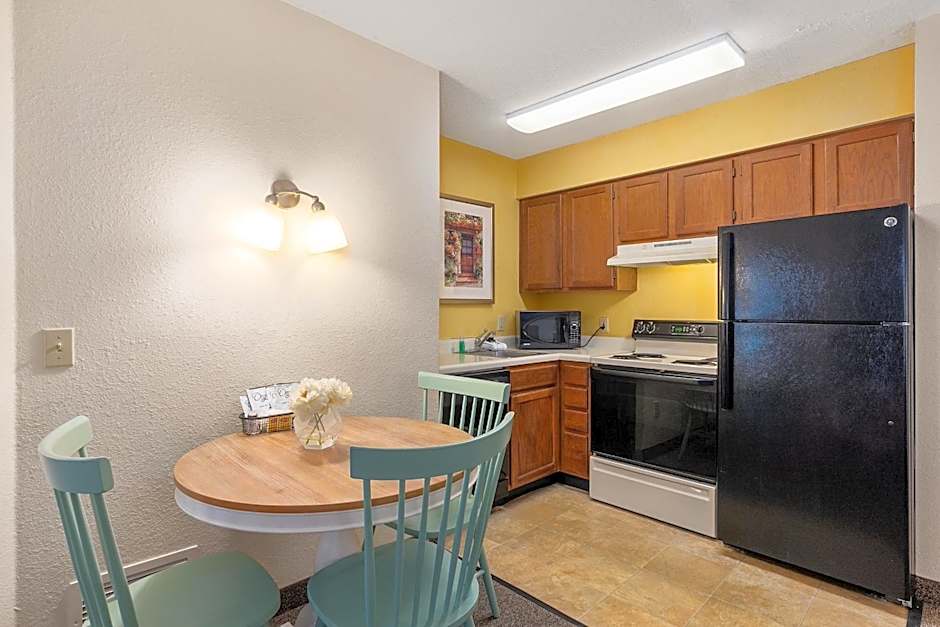 Residences at Daniel Webster