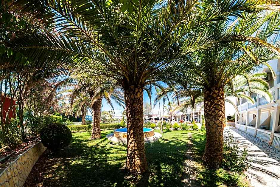 Angela Beach Hotel & Apts