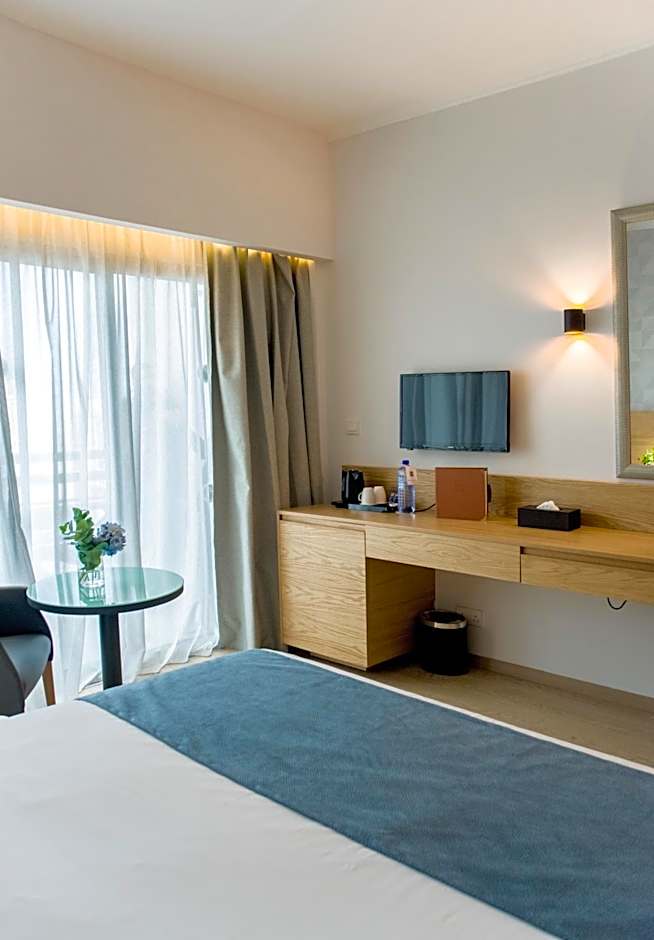 Ajax Hotel