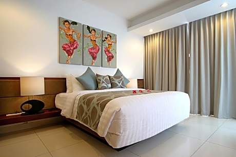One-Bedroom Apartment with Private Pool