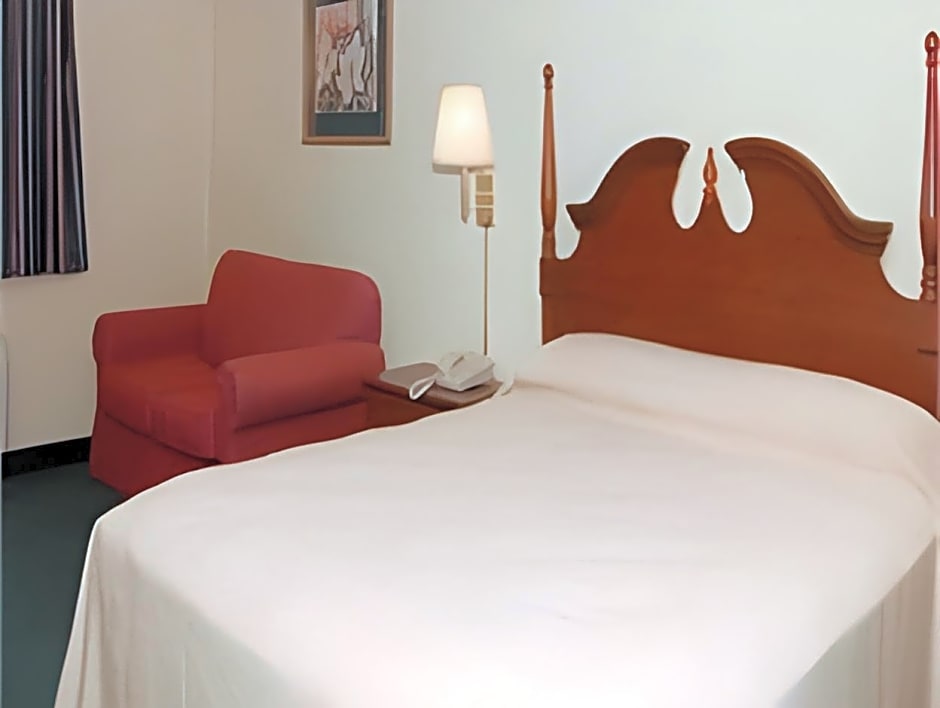 Econo Lodge Airport