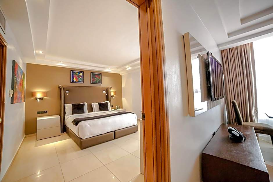 Victoria Crown Plaza Hotel