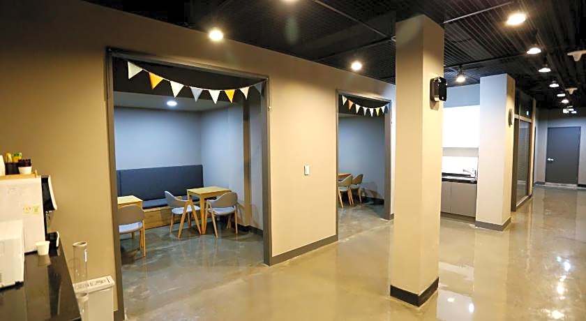 With U Hotel & Guesthouse