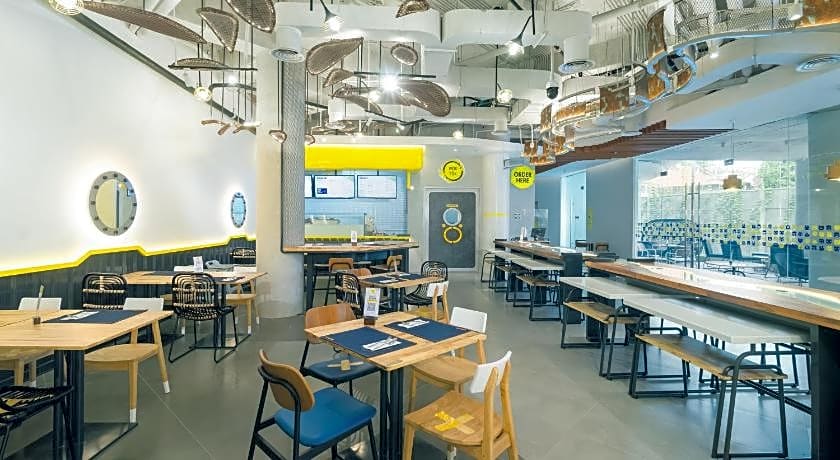 YELLO Hotel Kuta Beachwalk Bali