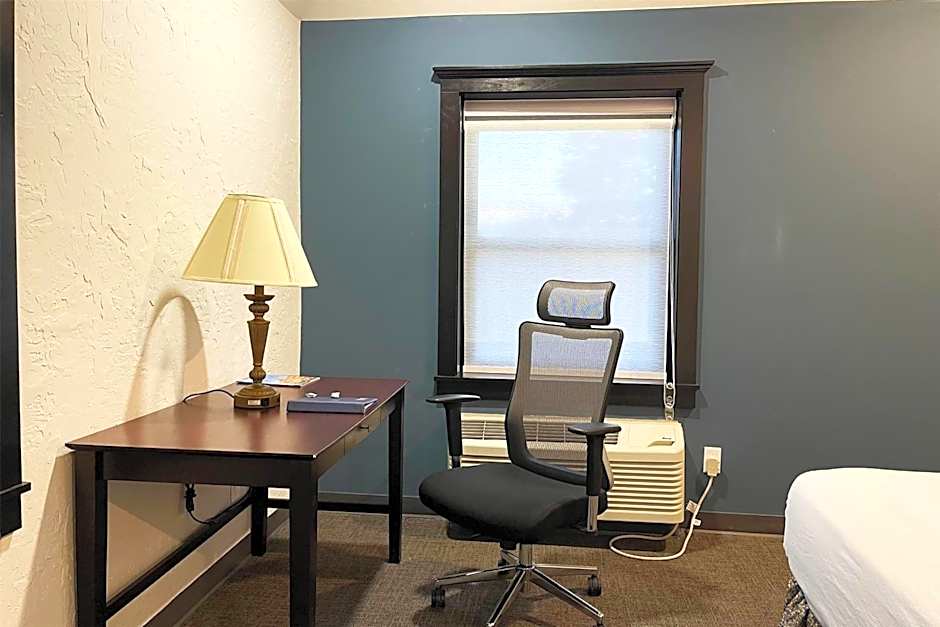 Chateau Hotel and Conference Center