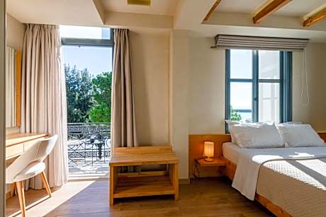 Deluxe Sea View Room with Balcony