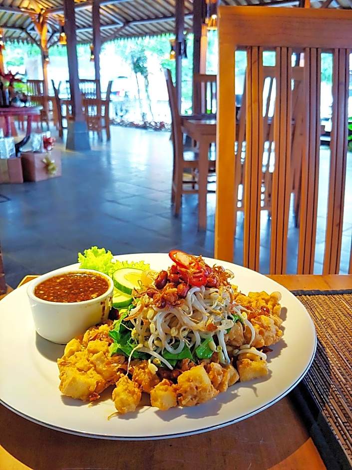 The Nalaya Hotel & Resto